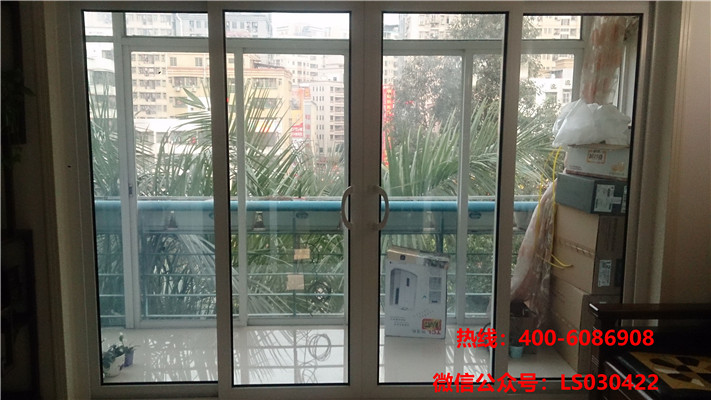 四季花城客廳.jpg “隔音窗”/