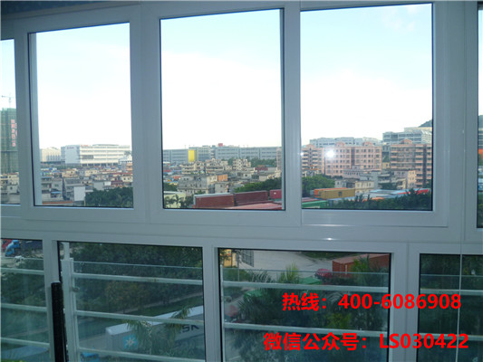 金港盛世華庭陽臺2.jpg “隔音窗”/